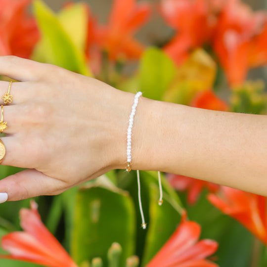 Half Pearl Glow Beaded String Bracelet