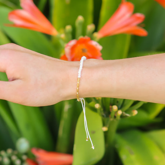 Half Pearl Glow Beaded String Bracelet